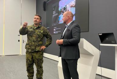 Plukovník Jan Jelínek promluvil na Technologickém semináři 